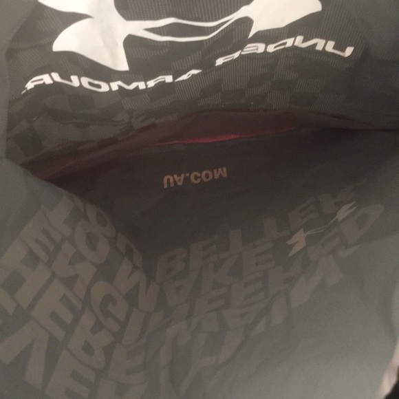 UNDER ARMOUR💪 DRAWSTRING BACKPACK - Picture 4 of 4